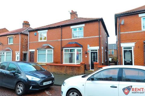 3 bedroom semi-detached house to rent, Fern Dene Road, Gateshead