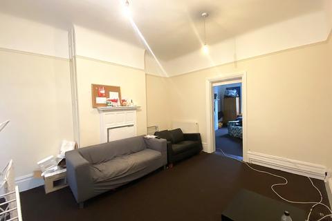 4 bedroom apartment to rent, Osborne Road, Southsea