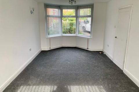 3 bedroom semi-detached house to rent, Hill Crescent, Blackley