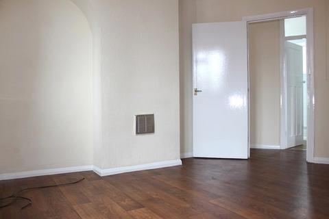 2 bedroom flat to rent, Montrose Road, Harrow