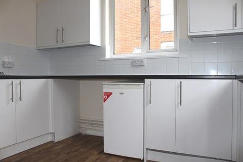 2 bedroom flat to rent, Montrose Road, Harrow