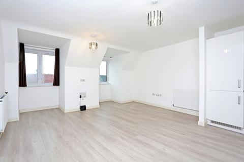 undefined, Featherstone Road, Southall, UB2