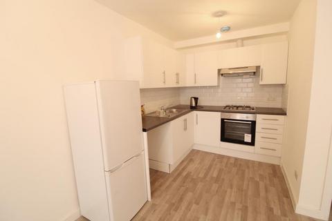 2 bedroom flat to rent, Gosport Road, Walthamstow, E17