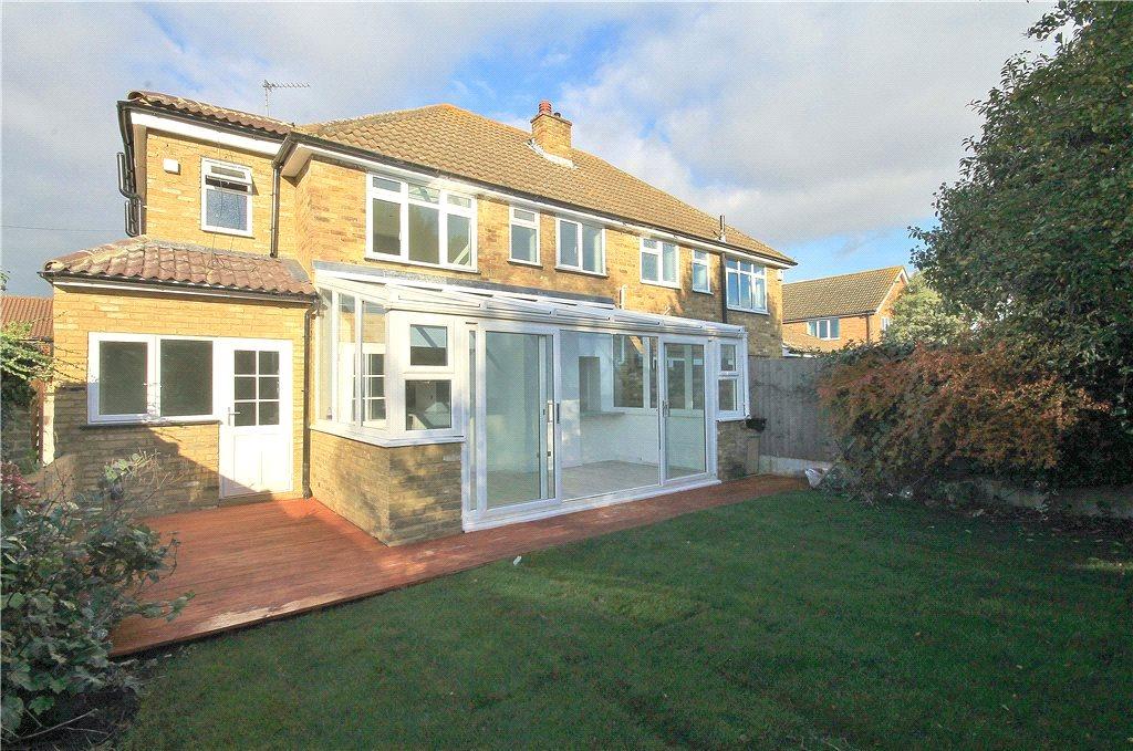 Oaks Road, Stanwell Village, Middlesex, TW19 3 bed semidetached house