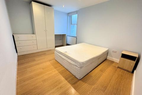 2 bedroom flat to rent, BALLARDS LANE, FINCHLEY, N3