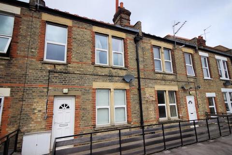 2 bedroom flat to rent, BALLARDS LANE, FINCHLEY, N3
