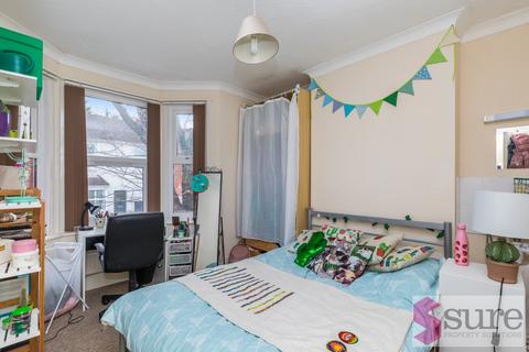 5 bedroom terraced house to rent, Riley Road, Brighton