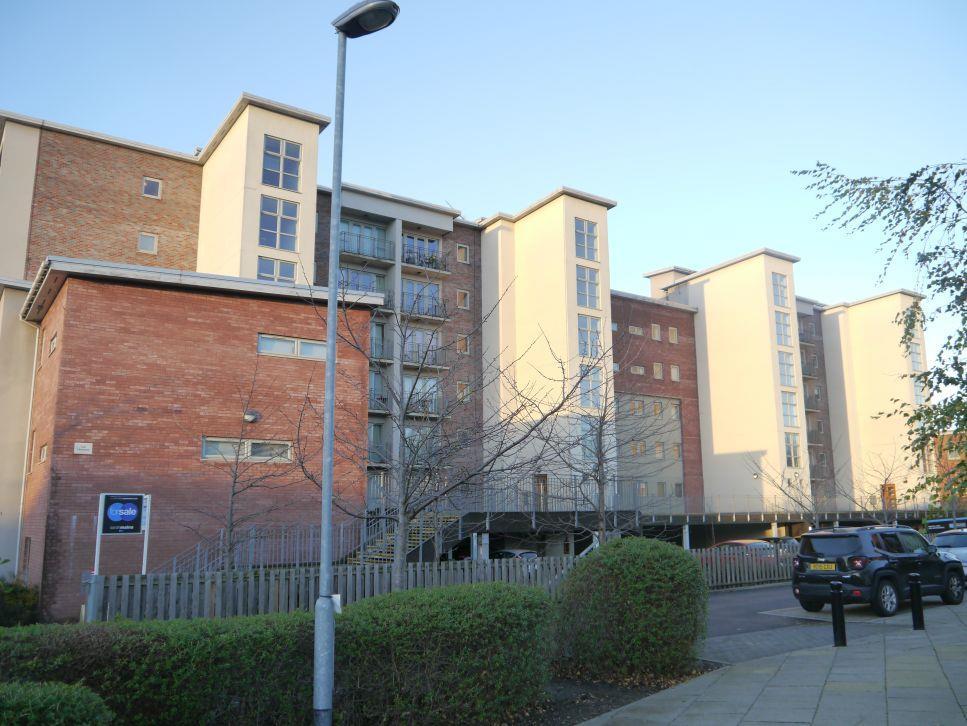 STUNNING RIVER VIEWS The Staithes, North West Side, Gateshead 2 bed