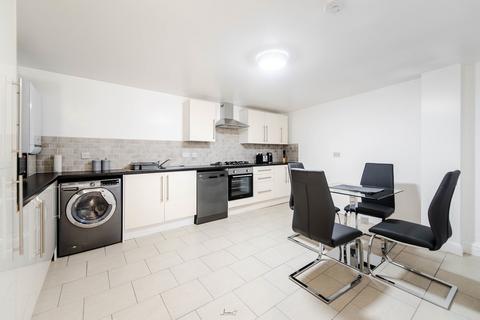 1 bedroom in a house share to rent, Room 2, 10A Borough Road