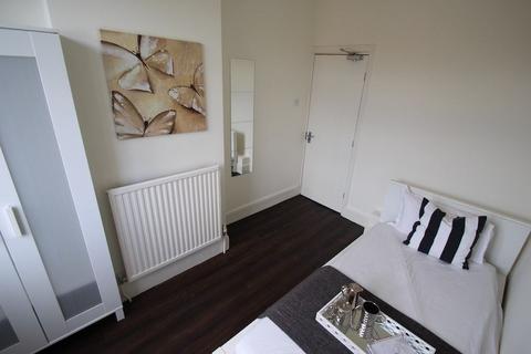 1 bedroom in a house share to rent, Abington, Northampton NN1