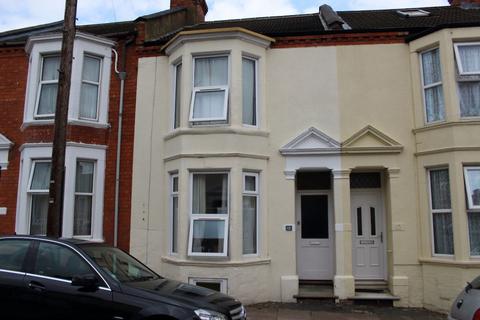 1 bedroom in a house share to rent, Abington, Northampton NN1