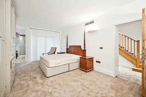 4 bedroom maisonette to rent, Green Street, Mayfair, London