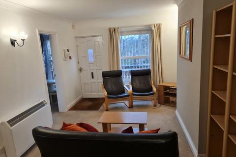 1 bedroom ground floor flat to rent, Wood Lane, Leeds LS6