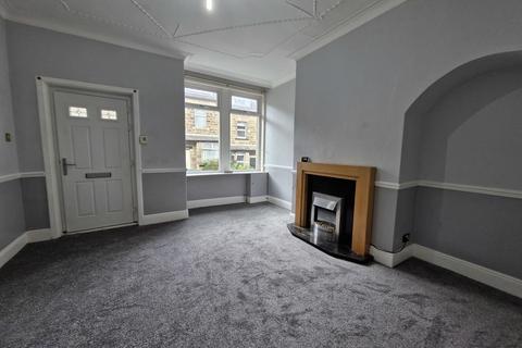 2 bedroom terraced house to rent, Rose Avenue, Leeds LS18