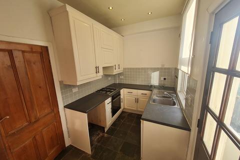 2 bedroom terraced house to rent, Rose Avenue, Leeds LS18