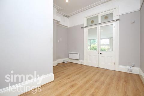 Studio to rent, The Upper Drive, Hove