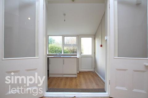 Studio to rent, The Upper Drive, Hove