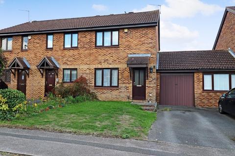 3 bedroom semi-detached house to rent, Ladyhill, Luton, Bedfordshire, LU4 9LZ