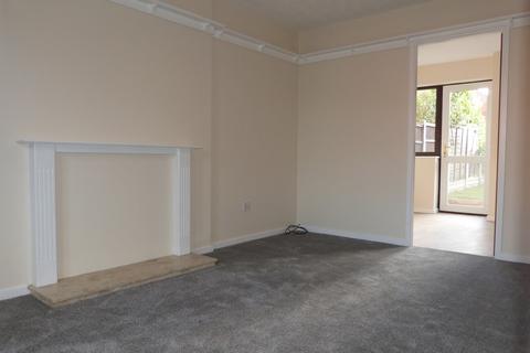 2 bedroom semi-detached house to rent, Debdale Avenue, Worcester