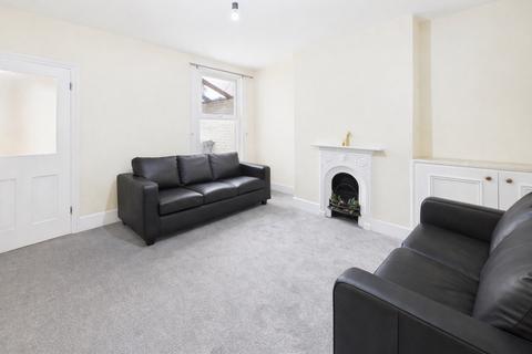 4 bedroom end of terrace house to rent, Heaton Road, Canterbury