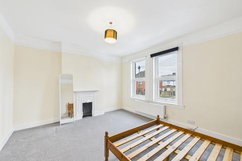 4 bedroom end of terrace house to rent, Heaton Road, Canterbury