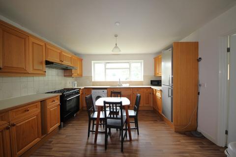 8 bedroom house to rent, Maxwell Road, Winton, Bournemouth