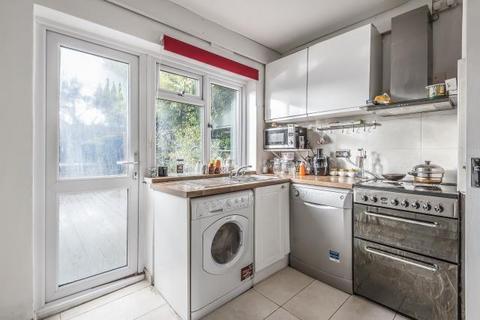 2 bedroom maisonette to rent, Winchester Road,  Feltham,  TW13