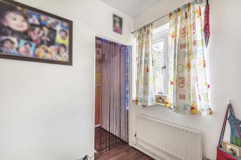 2 bedroom maisonette to rent, Winchester Road,  Feltham,  TW13