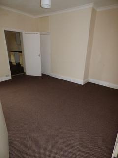 2 bedroom flat to rent, Roseberry Avenue, Deckham, Gateshead NE8