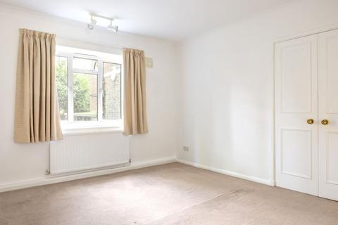 2 bedroom flat to rent, QUEENS COURT, QUEENS ROAD, RICHMOND