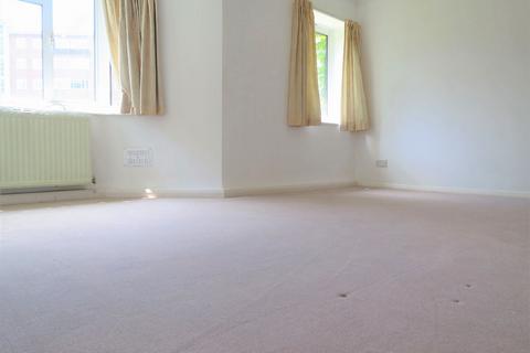 2 bedroom flat to rent, QUEENS COURT, QUEENS ROAD, RICHMOND