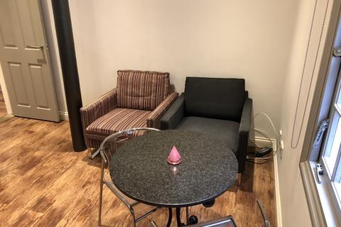 2 bedroom flat to rent, Student flat  in The Courtyard St Annes Well Mews, Lower North Street, Exeter