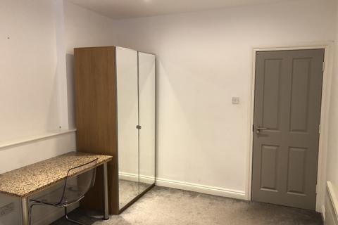 2 bedroom flat to rent, Student flat  in The Courtyard St Annes Well Mews, Lower North Street, Exeter