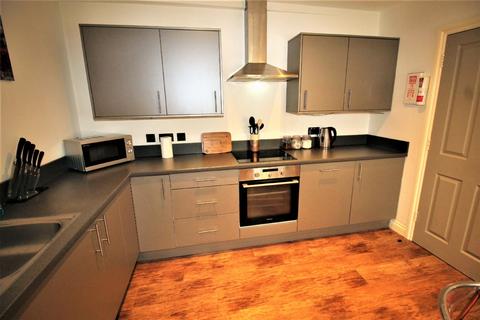3 bedroom flat to rent - The Courtyard St Annes Well Mews, Lower North Street, Exeter