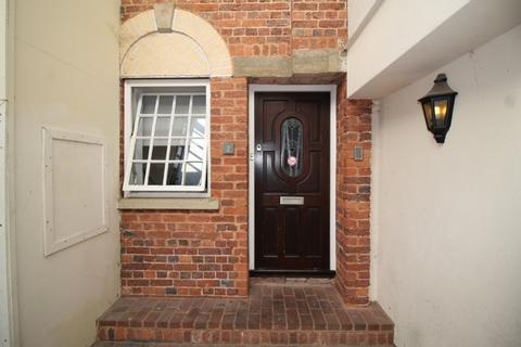 3-Bed Flat in The Courtyard St Annes Well Mews, Lower North Street, Exeter