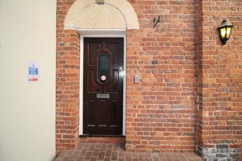 3 bedroom flat to rent, The Courtyard St Annes Well Mews, Lower North Street, Exeter