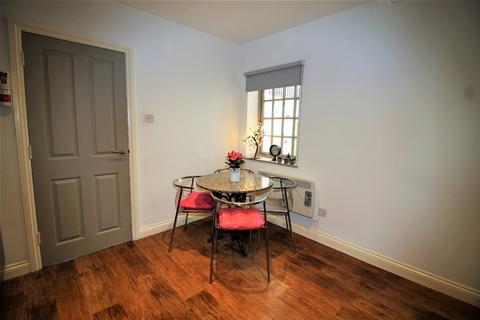 3 bedroom flat to rent, The Courtyard St Annes Well Mews, Lower North Street, Exeter