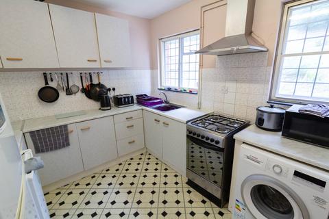 4 bedroom semi-detached house to rent - Thurmond Crescent, Winchester