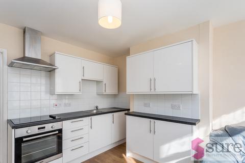 4 bedroom semi-detached house to rent, Bevendean Crescent, Brighton