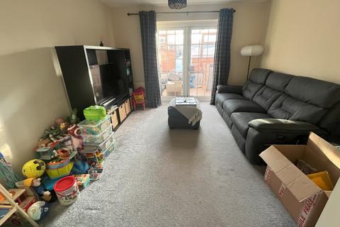 2 bedroom end of terrace house to rent, Hayside Avenue