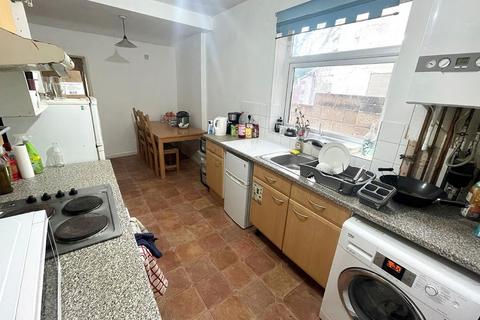 4 bedroom terraced house to rent, Margate Road, Southsea