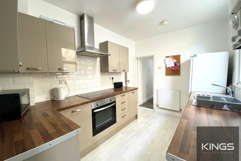 4 bedroom terraced house to rent - Percy Road, Southsea