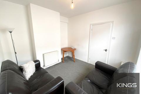 4 bedroom terraced house to rent, Percy Road, Southsea