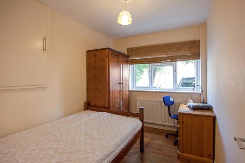 6 bedroom end of terrace house for sale - Denham Road, Egham, Surrey, TW20
