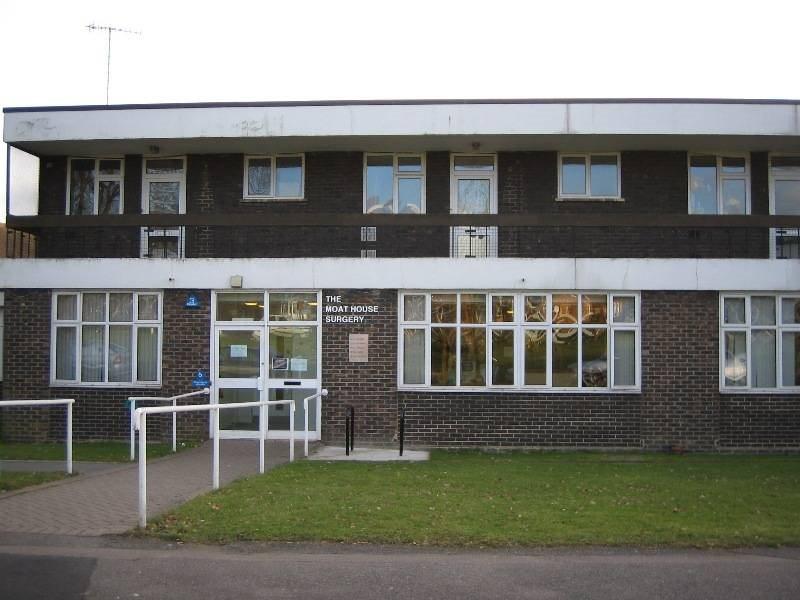 Worsted Green, Merstham 2 bed flat £1,300 pcm (£300 pw)