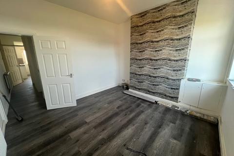 2 bedroom terraced house to rent, Moat Road, Walsall WS2