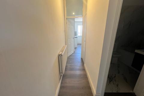 2 bedroom terraced house to rent, Moat Road, Walsall WS2