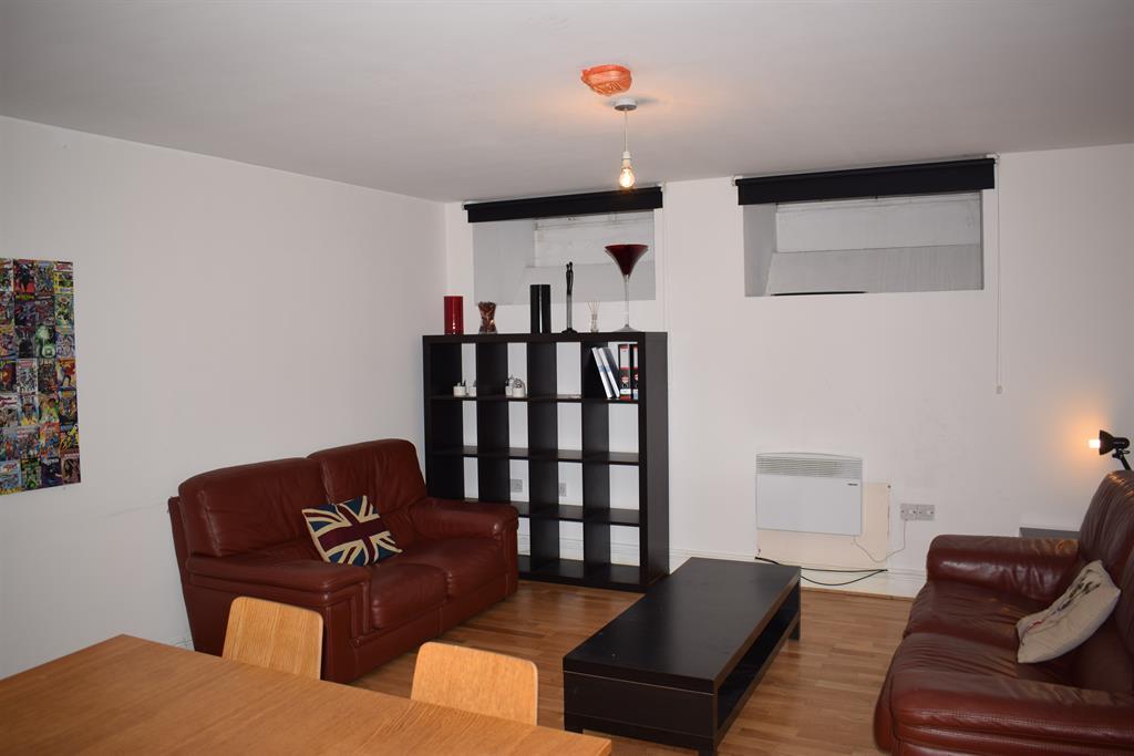 Whitworth House, Whitworth Street, Manchester, M1 3WS 2 bed apartment