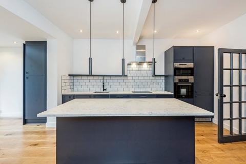 4 bedroom semi-detached house for sale, Castelnau, Barnes, London, SW13