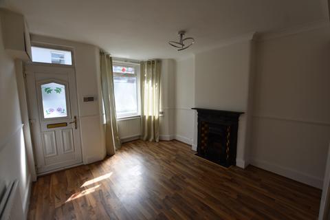 2 bedroom end of terrace house to rent, Judge Street, North Watford, WD24